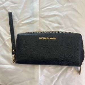 Michael Koessler Jet Set Travel CONTINENTAL Black Leather Wristlet